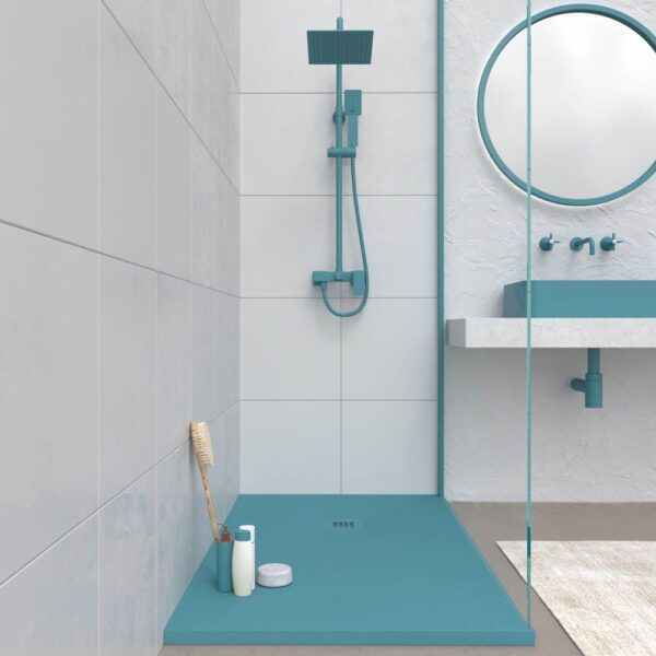 Base de duche em resina CLOE Azul Turquesa RAL 5018 com textura de ardósia antibacteriana e antiderrapante. Grelha termolacada - Image 2