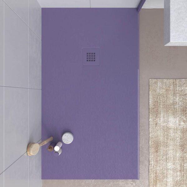 Base de duche em resina CLOE Violeta Perlado RAL 4011 com textura de ardósia antibacteriana e antiderrapante. Grelha termolacada