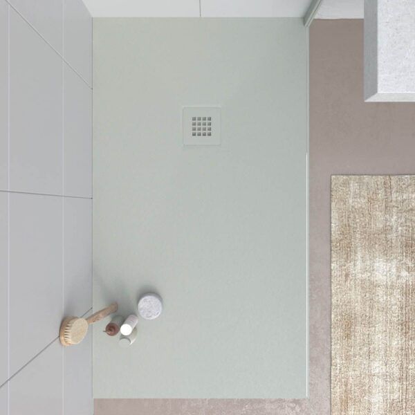 Base de duche em resina CLOE Cinzento Ágata RAL 7038 com textura de ardósia antibacteriana e antiderrapante. Grelha termolacada